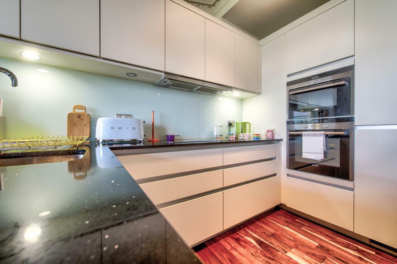 Modern Flat With Fantastic Views Apartment Единбург Екстериор снимка